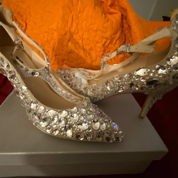 new yasibeina , wedding or bridal look, mid heels. Siz 10 /40 - Picture 3 of 4